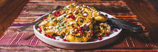 Blomkålsbiffar med harissa-tahinidressing