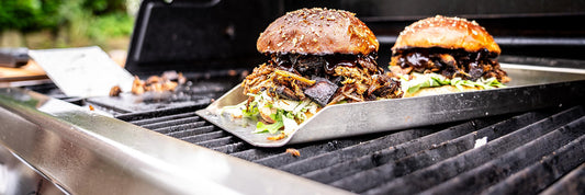 Köpguide | Stekplatta eller stekbord – vilket är rätt val för din grill?