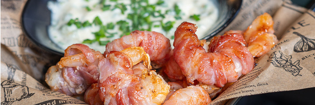Baconlindade räkor med sriracha och lönnsirap
